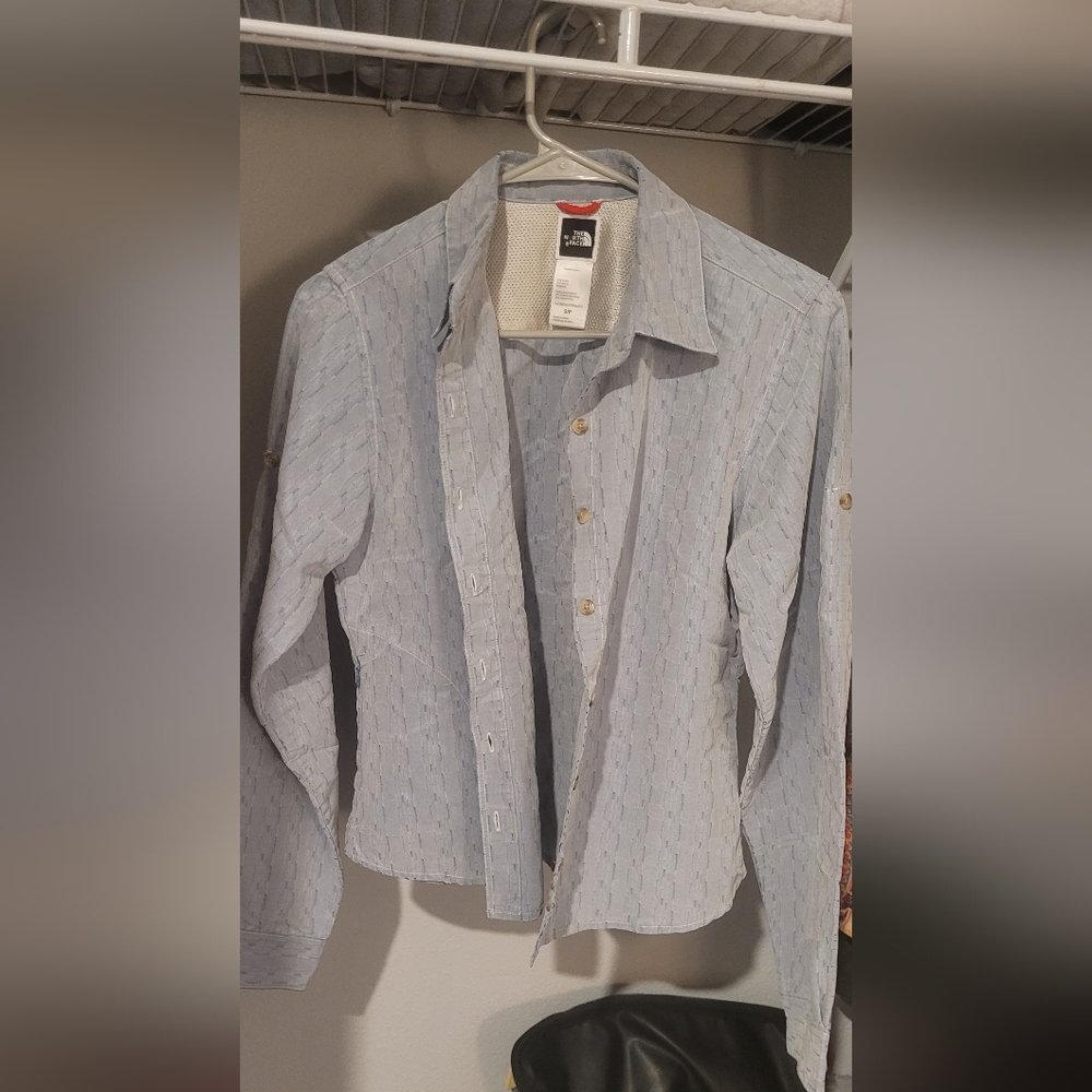North Face Button-Down Small